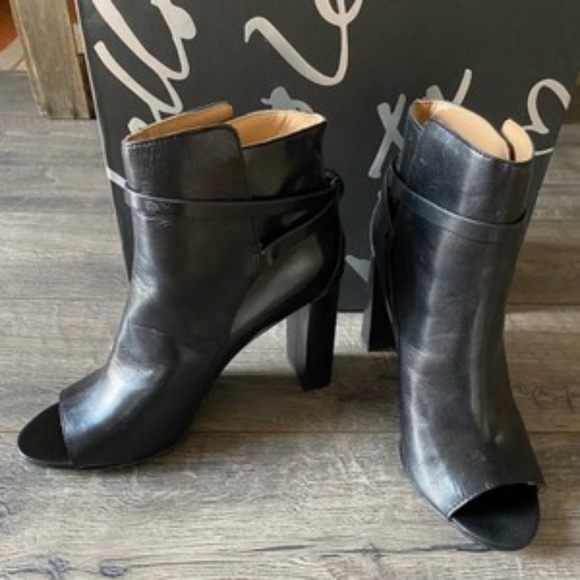 NIB Banana Republic Peeptoe Leather Gayle Bootie, Black, 9 - Picture 2 of 12